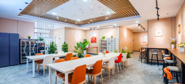 橘舍青年酒店(西七里塘地铁站店)图片