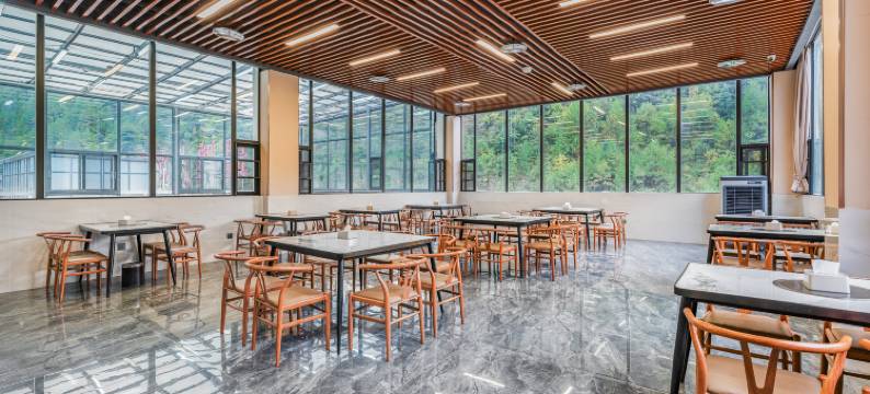 雅江瑞鸿大酒店图片