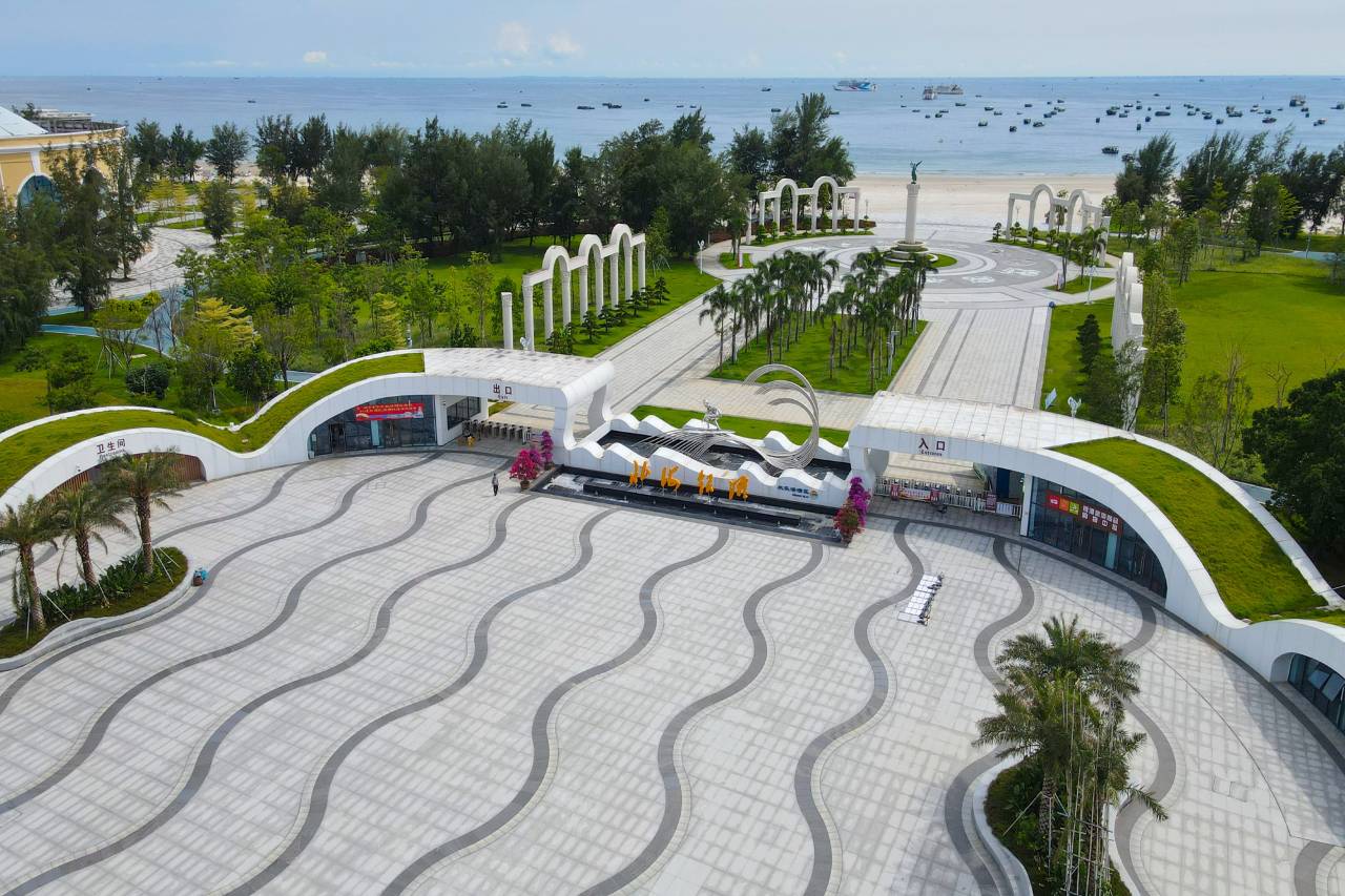 R设计师海滩度假酒店(北海银滩景区国际客运港店)图片