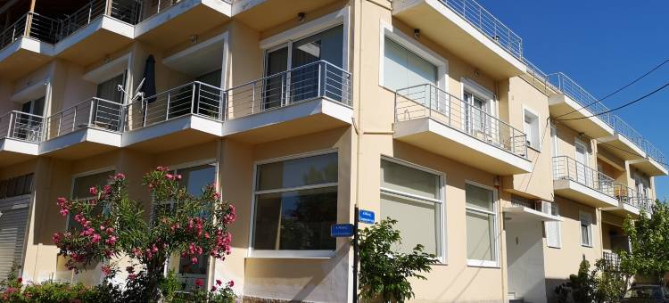 Garden apartment 20m from the sea图片