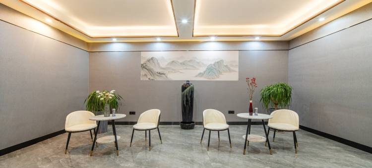 瑞博云精选酒店(喀什团结路美食街店)图片