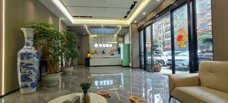 洋曼酒店图片