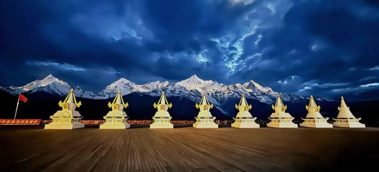 雪域随缘观景酒店(梅里雪山飞来寺景区店)图片