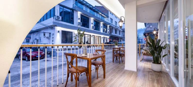 转角咖啡·民宿(瓦屋山景区店)图片