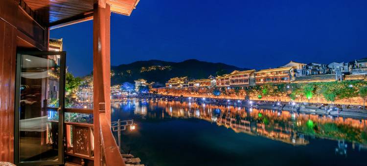 凤凰玖虞轩·梦江景民宿雪桥店图片