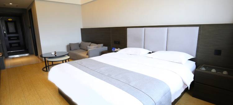 轻住·悦享酒店(张家口建工机场智能店)图片