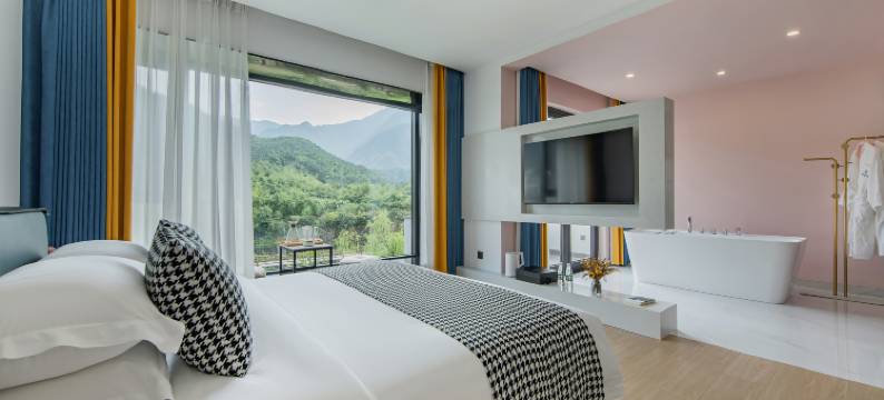 墅野印象·River溯溪·亲宠美宿(安吉云上草原熊猫部落探险乐园店)图片