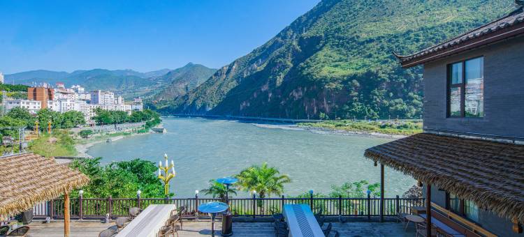 爱上怒江·江景酒店(泸水六库怒江西岸店)图片