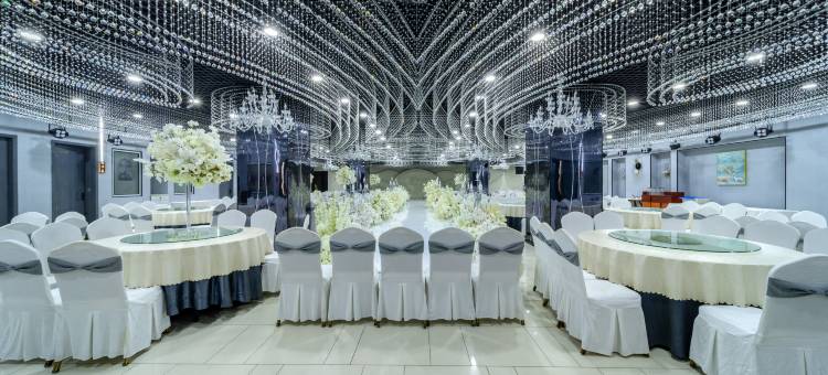 雲吉轻居酒店(南部县县政府店)图片