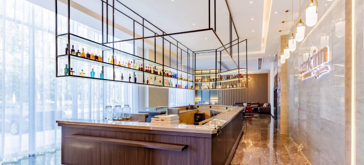 锦颐X酒店(呼和浩特东站丝绸大道地铁站店)图片