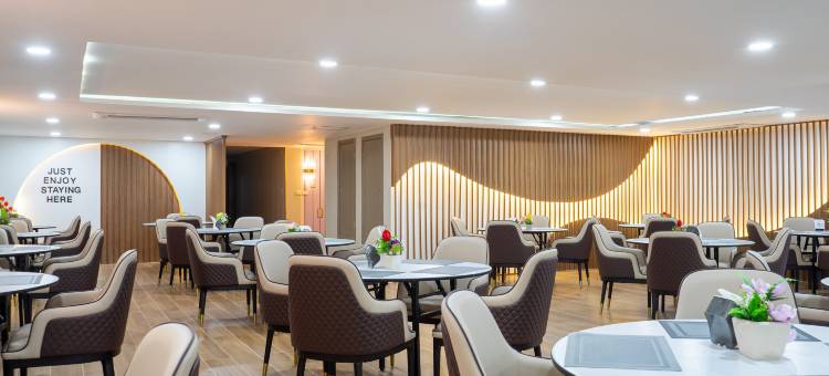 黄金中天海滩酒店(Golden Jomtien Beach Hotel)图片