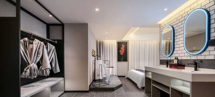 轻BOX电竞酒店(松雅湖吾悦广场店)图片