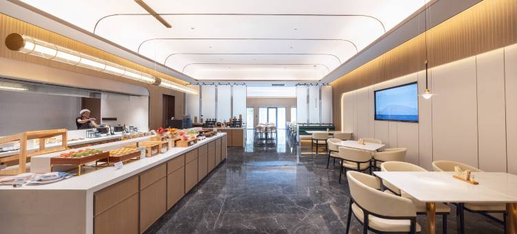 天津五大道佟楼地铁站亚朵酒店图片