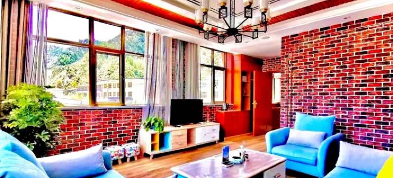 扎古录镇雪羚米苏酒店图片