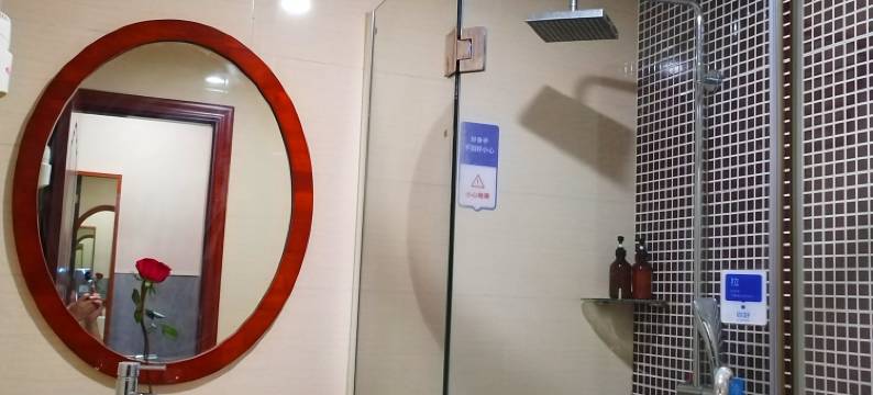 聚德酒店(广州白云站小坪地铁站店)图片