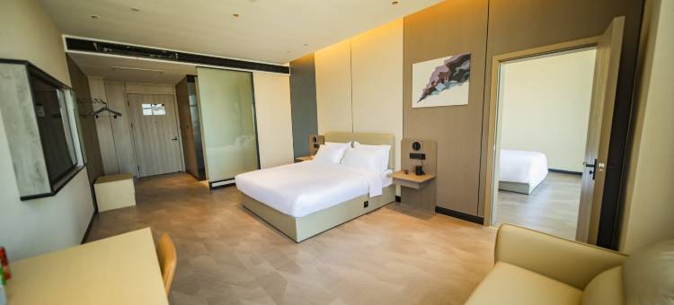 艺龙酒店(青岛万科海潮荟方特店)图片