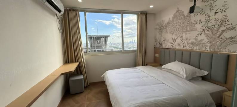 佳旭设计师民宿(南京新街口地铁站店)图片