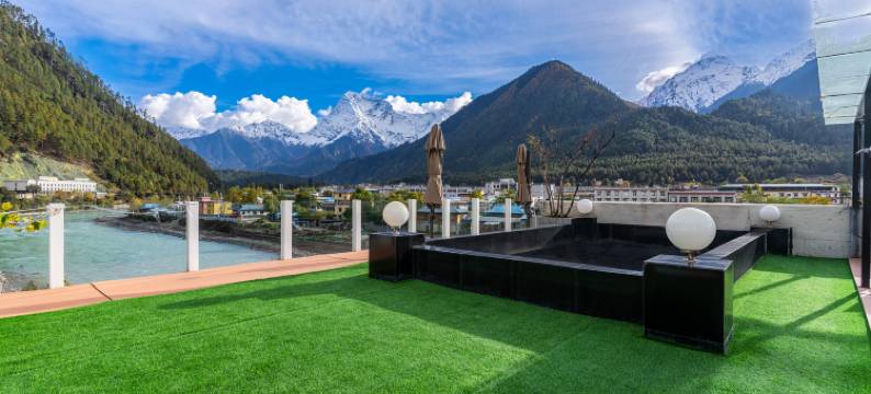 波密嘉恒·冰川主题酒店图片