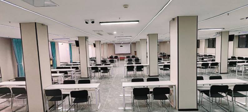 轻住酒店(青岛中央商务区海泊桥地铁站店)图片