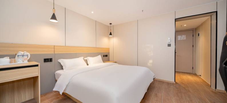 际庭电竞酒店(上海五角场财经大学地铁站店)图片