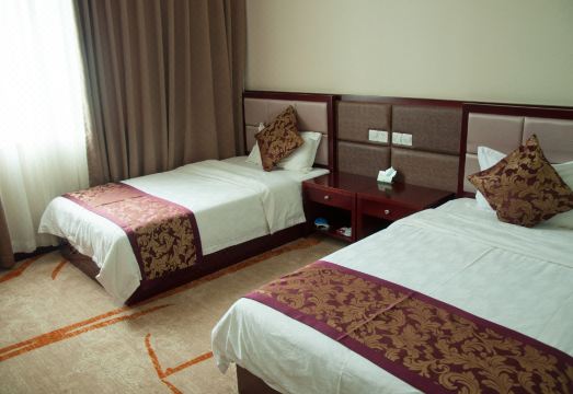 Soluxe HotelHotel Overview