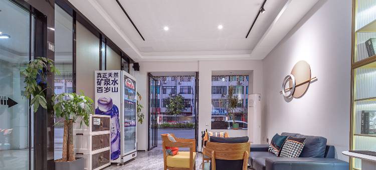 鑫珑悦栖酒店(隆安县汽车站蝶城广场店)图片