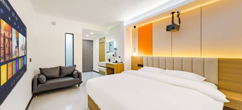 云朗宾馆(长春吉大一院文化广场地铁站店)图片