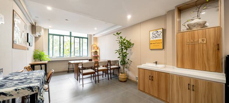 登巴客栈(上海南站桂林公园地铁站店)图片