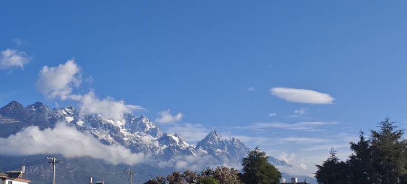 花漾小筑·Run Into|醉美日照金山·纳西雪山观景美院(白沙古镇店)图片