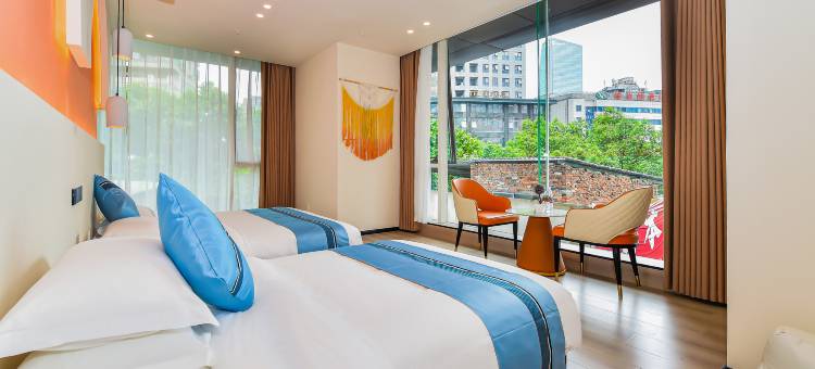 雅度智能酒店(贵阳喷水池黔灵山公园地铁站店)图片