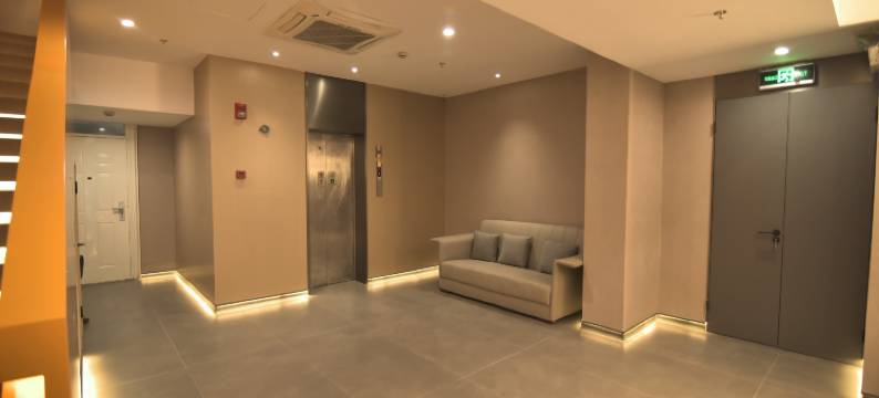 宿适精选酒店(上海淮海中路地铁站店)图片