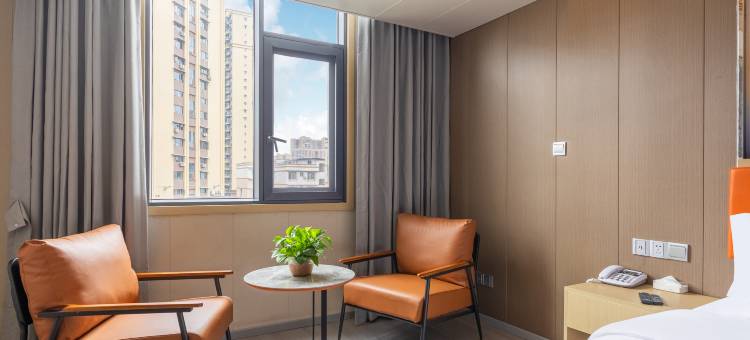 柏曼酒店(自贡富顺沿滩高铁站店)图片