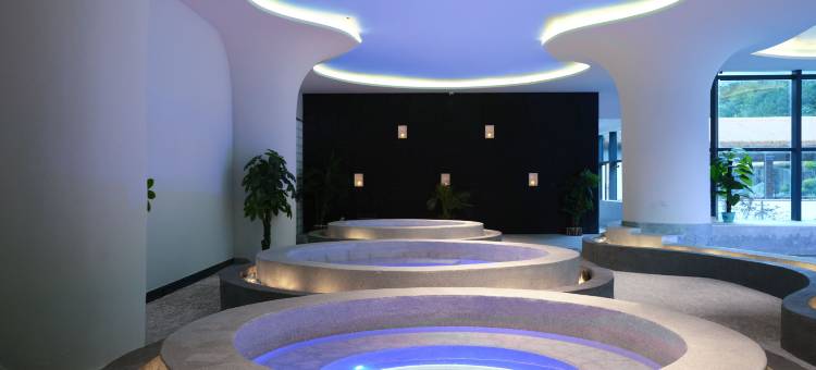 毕棚•四季山水温泉酒店(毕棚沟景区店)图片