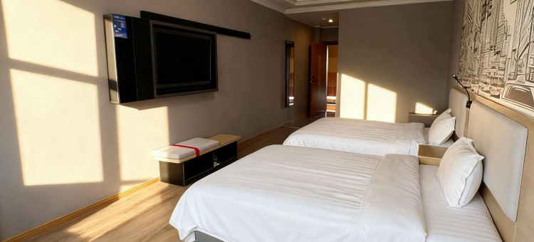 余干维多利亚假日酒店(琵琶湖米兰街店)图片