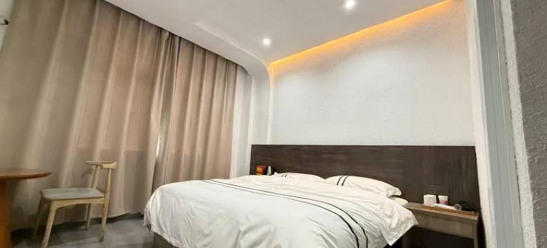 旬阳糖果酒店图片