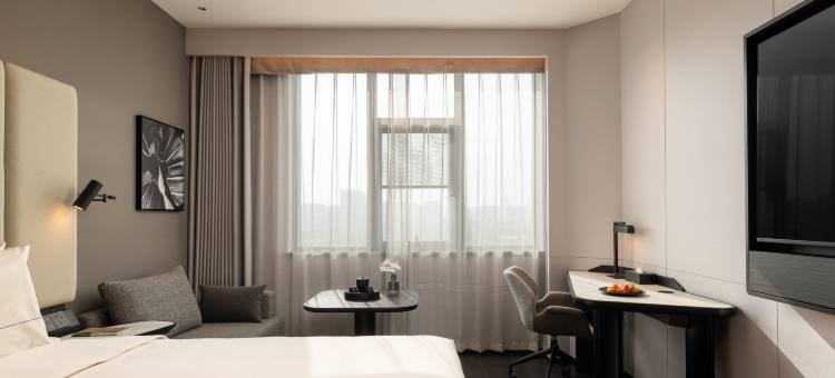 杭州临平世纪公园亚朵酒店图片