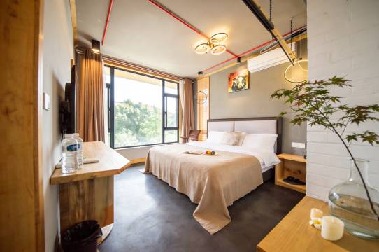 弥勒丨恩典丨工业风设计师民宿(湖泉生态园店)图片