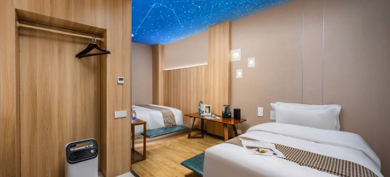 云上玥星空智控酒店(若尔盖人民政府店)图片