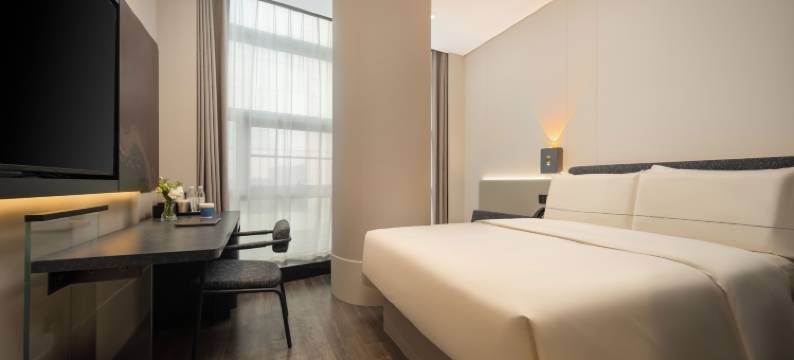 上海南京西路人民广场地铁站轻居酒店图片