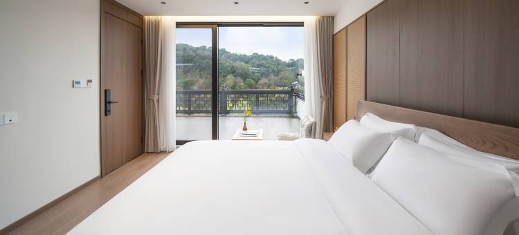 Villa听澜丨Luxury·新中式·观景美墅(月亮湾景区店)图片