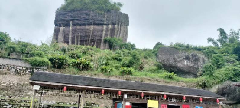 艾斯特丨城景·View云端设计师酒店 (岑溪市人民医院汽车总站店)图片