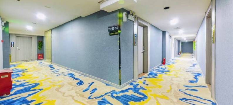 艾斯特丨城景·View云端设计师酒店 (岑溪市人民医院汽车总站店)图片