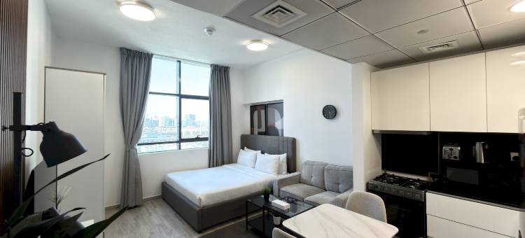 Stylish Studio Apartment at RMT Residence with Gym, Pool and Free Parking图片
