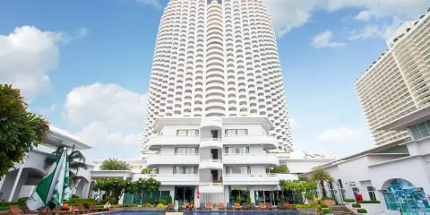 芭堤雅中天海灘迪瓦爾酒店