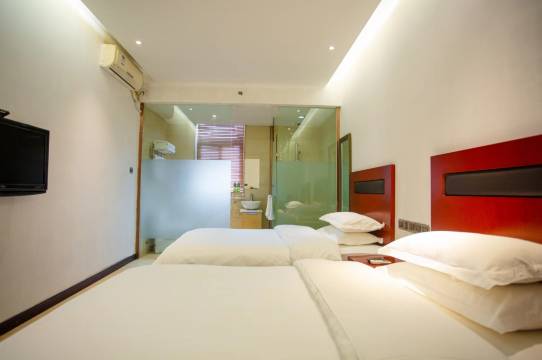 太原云水之旅快捷酒店(南内环街财大北校店)