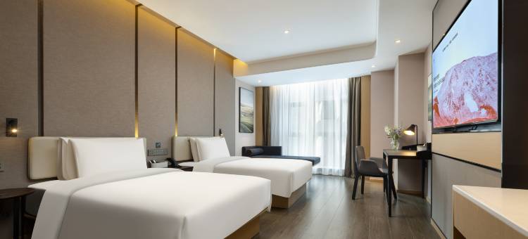 昆山经开区吴淞江南路亚朵酒店图片