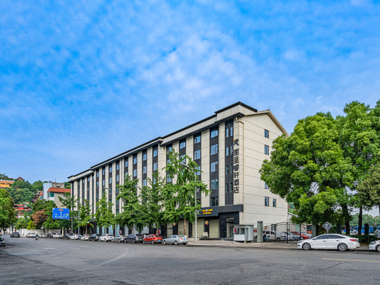 绵阳丽呈睿轩酒店