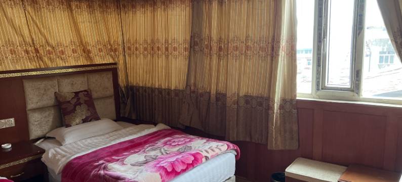 唐克镇严家如意酒店图片