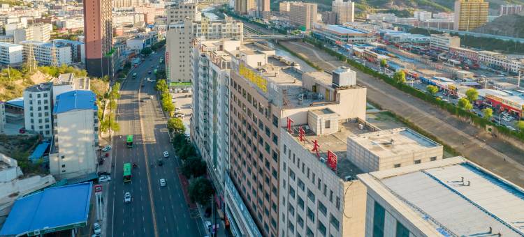坤逸·精品酒店(榆林府谷高石崖火车站店)图片