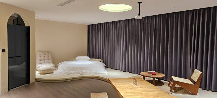 野·还行民宿图片